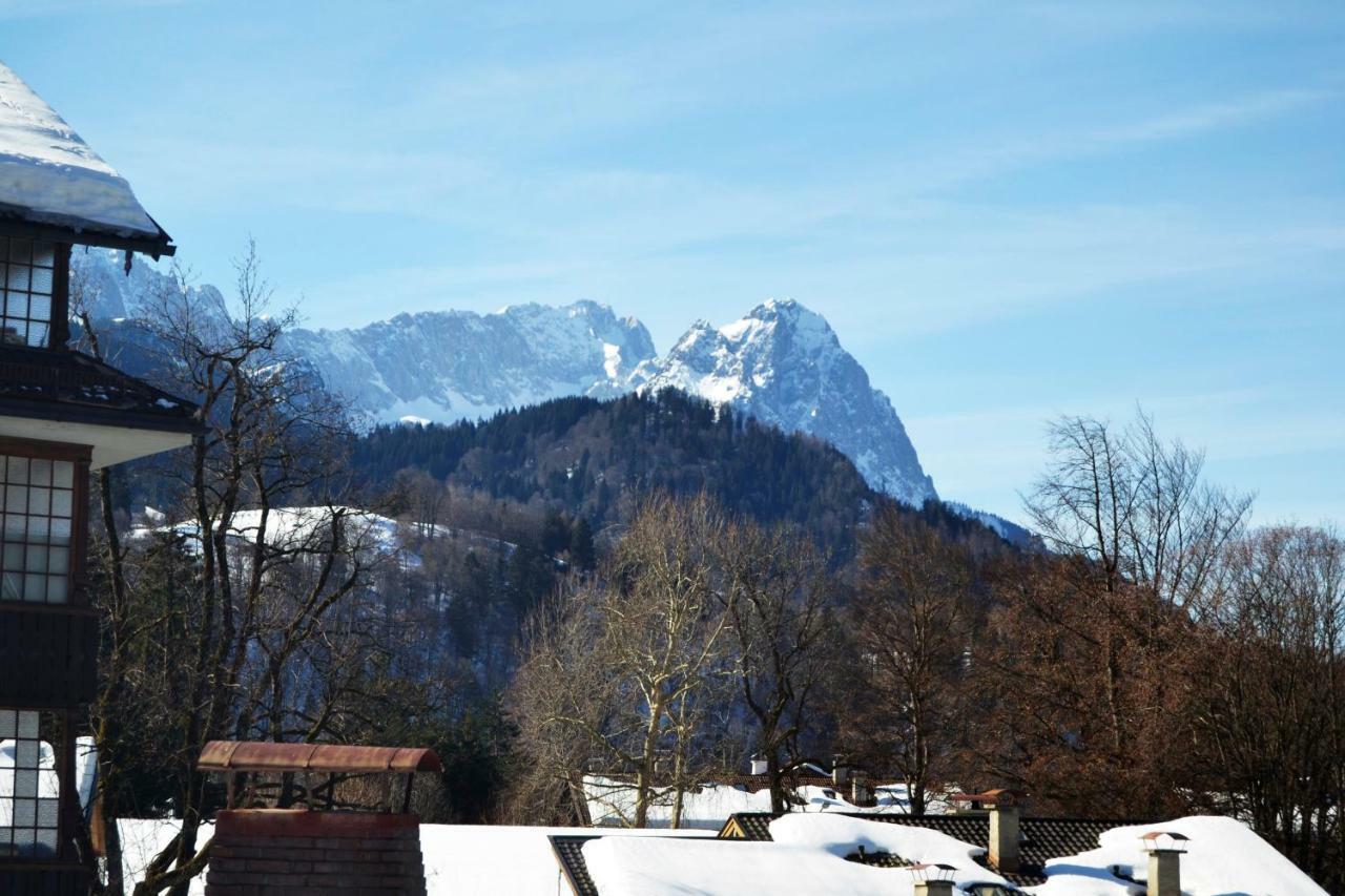 Gaestehaus Am Riedweg Garmisch-Partenkirchen Exterior photo