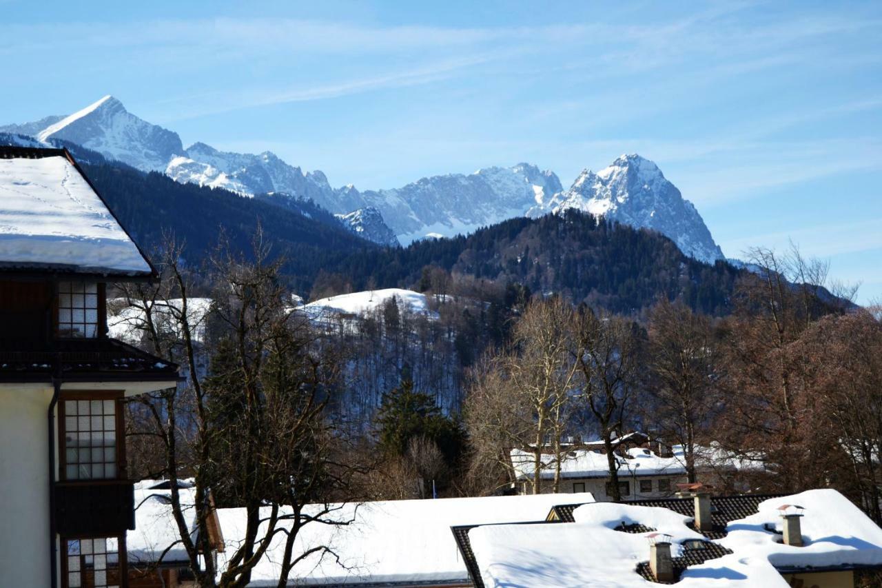 Gaestehaus Am Riedweg Garmisch-Partenkirchen Exterior photo